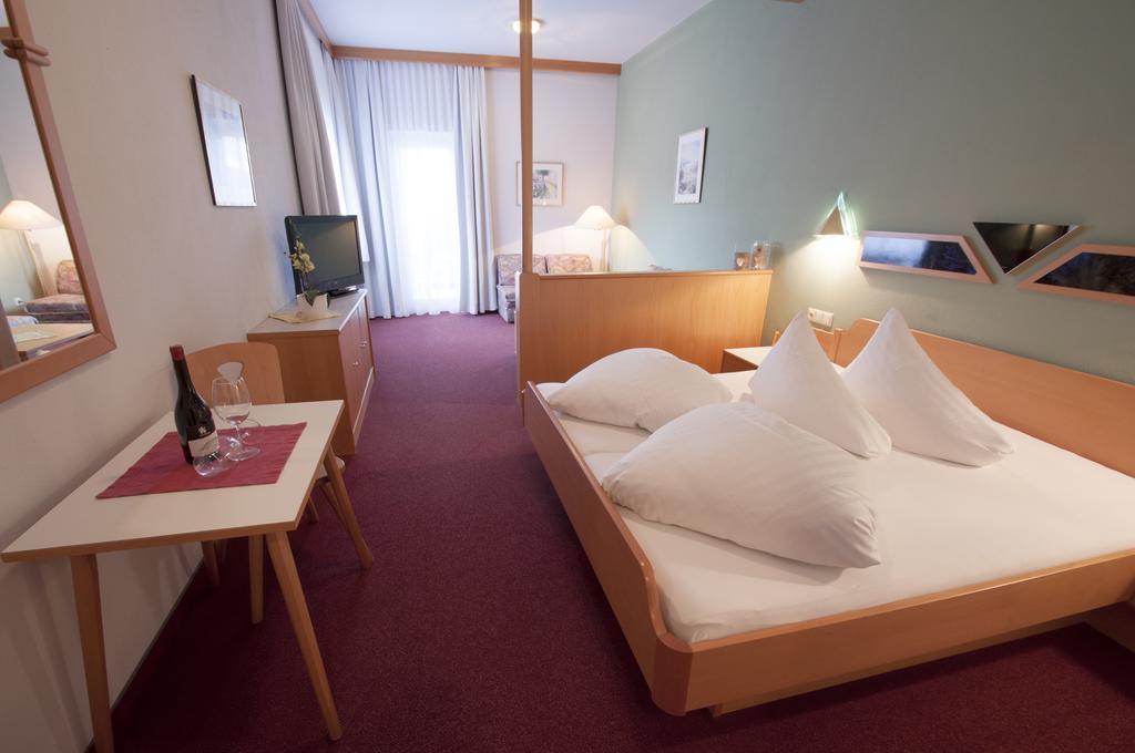 Hotel Alpenfriede Йерценс Экстерьер фото